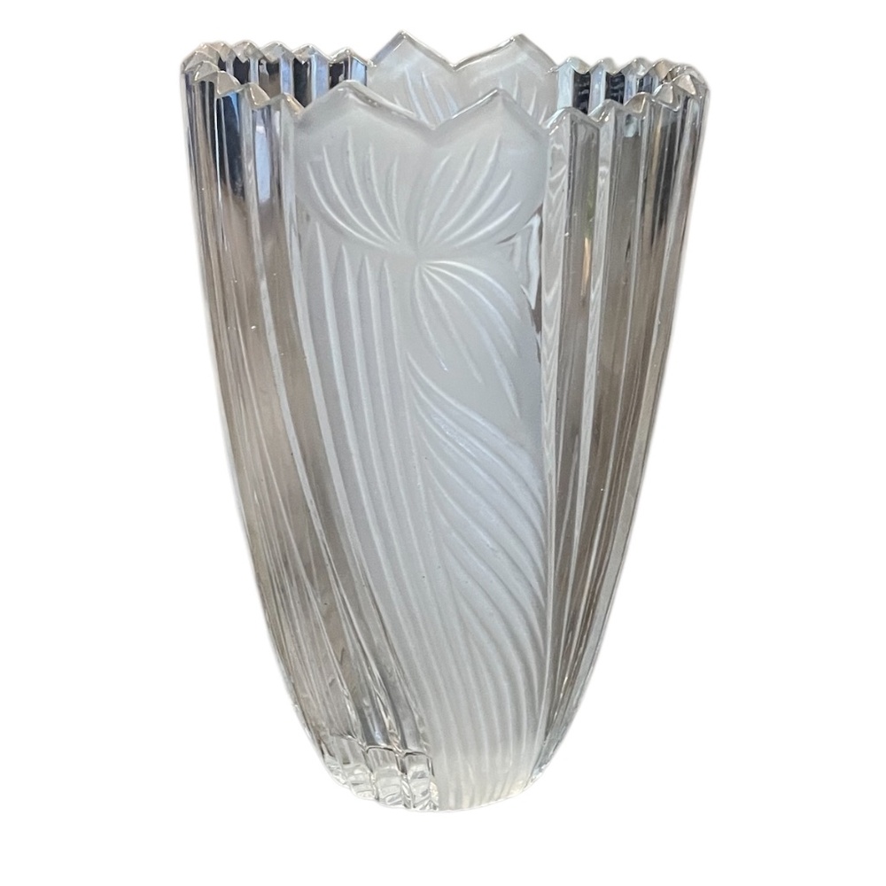 Vintage Vertical Ribbed Clear Glass Vase-With Floral Etching‎